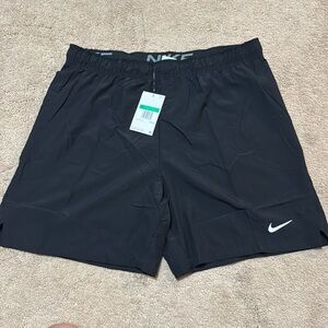 NWT Men’s Nike dri fit running training shorts. Size XL.